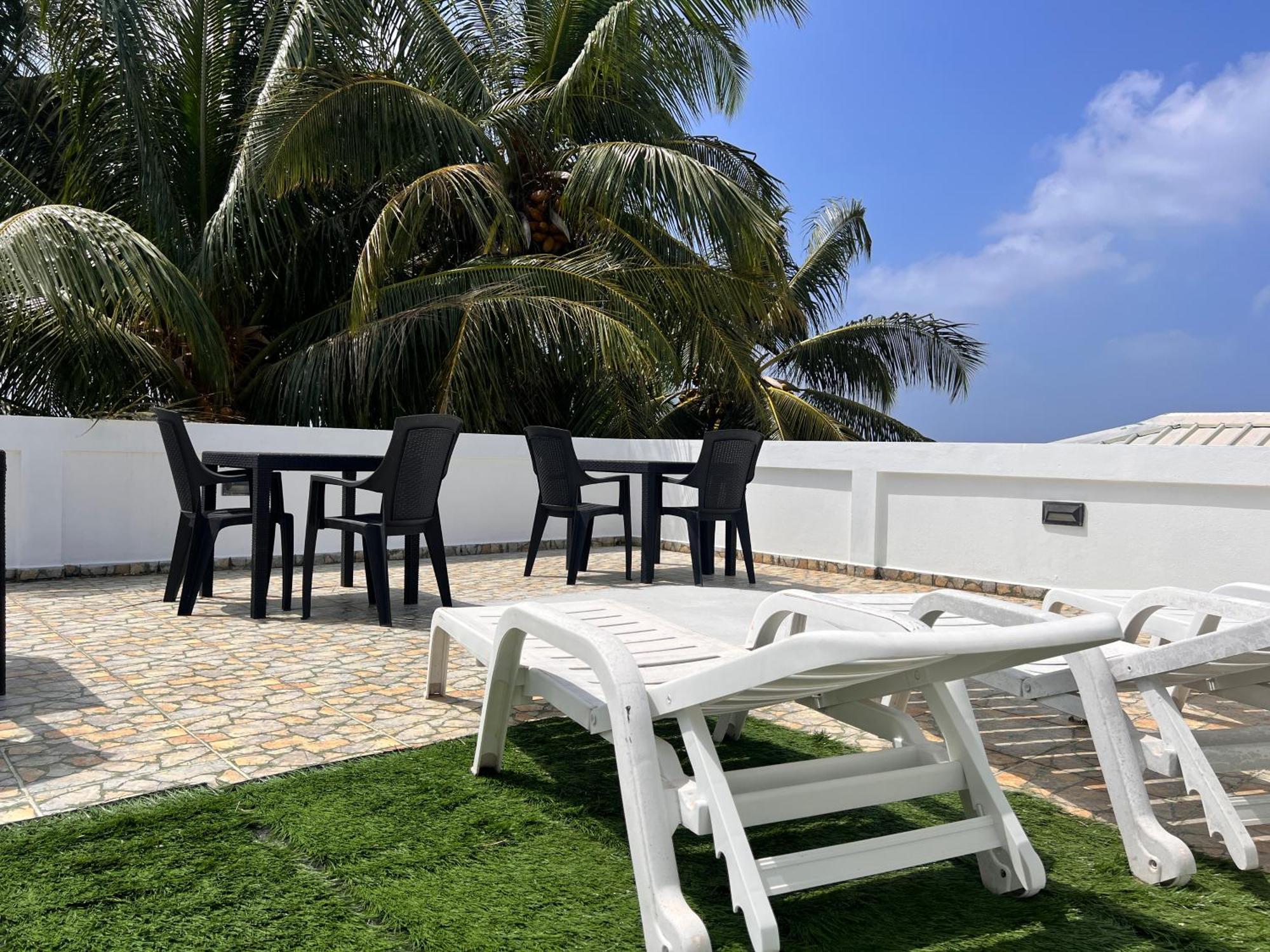 Biosphere Inn Dharavandhoo Exterior photo