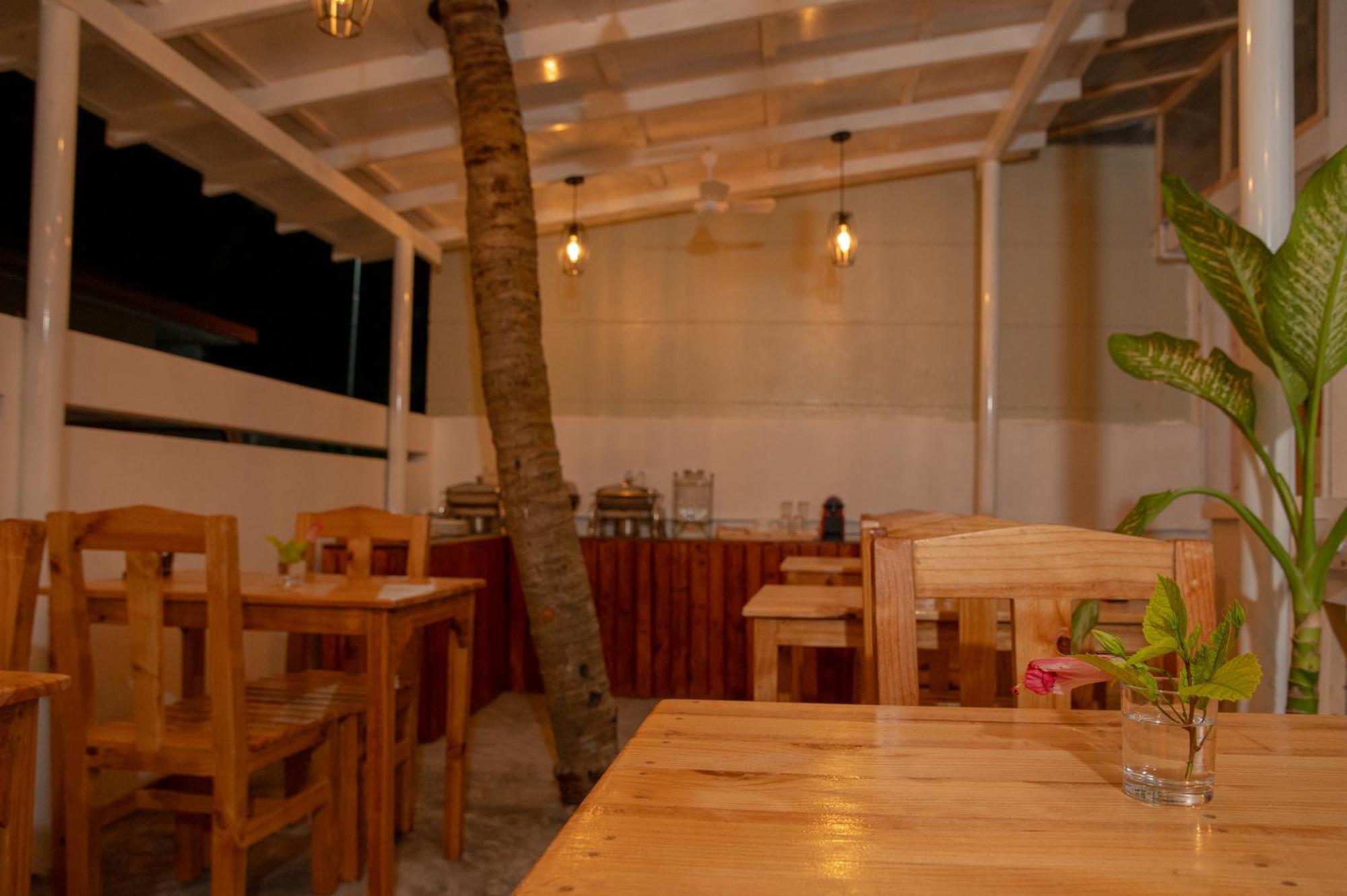 Biosphere Inn Dharavandhoo Exterior photo